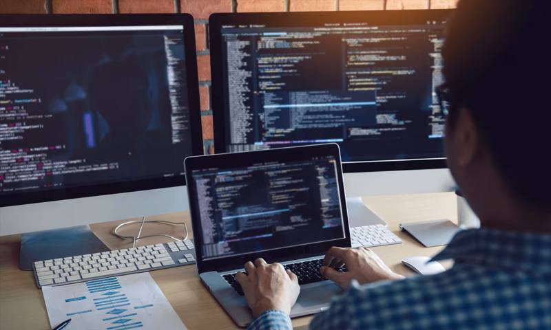 数据科学选型:R与Python如何赋能介休市网站建设?